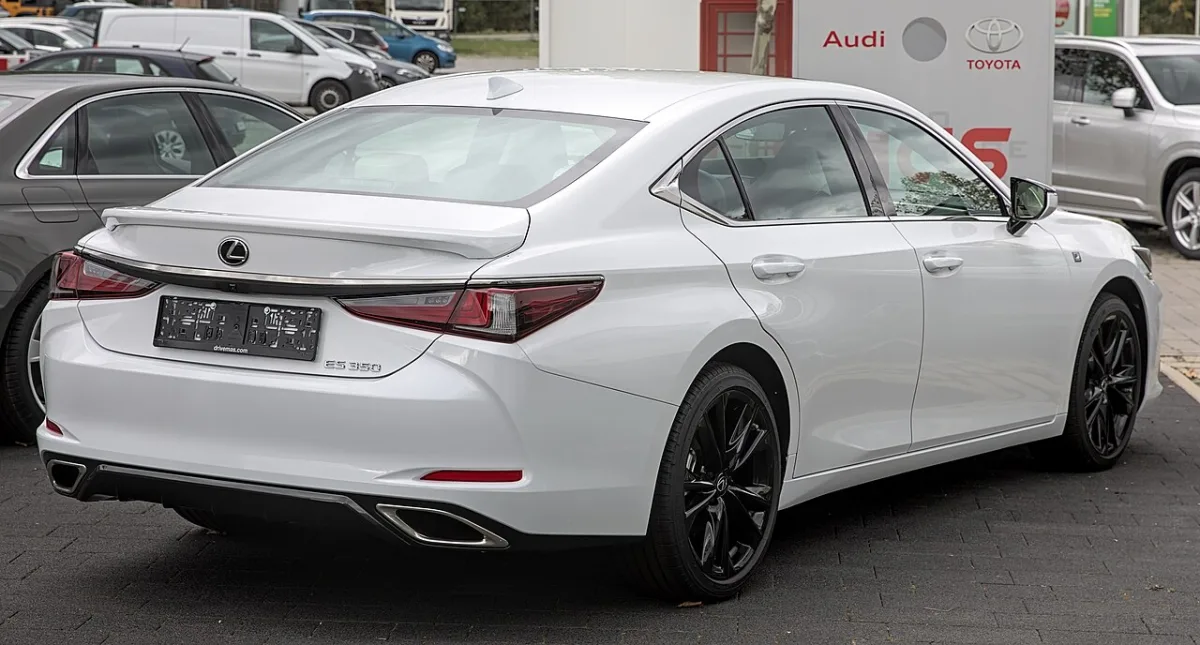Lexus Executive Sedan in profile
